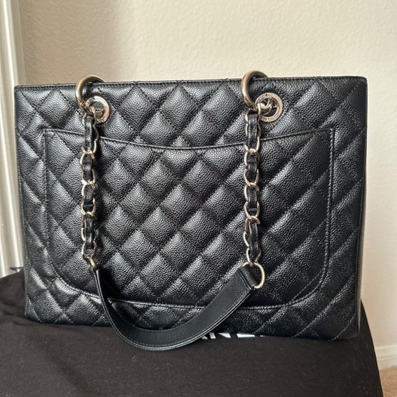 Chanel Shopping Tote - Picture 3 of 17